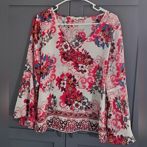 Violet Claire Flared Sleeve Blouce Size M